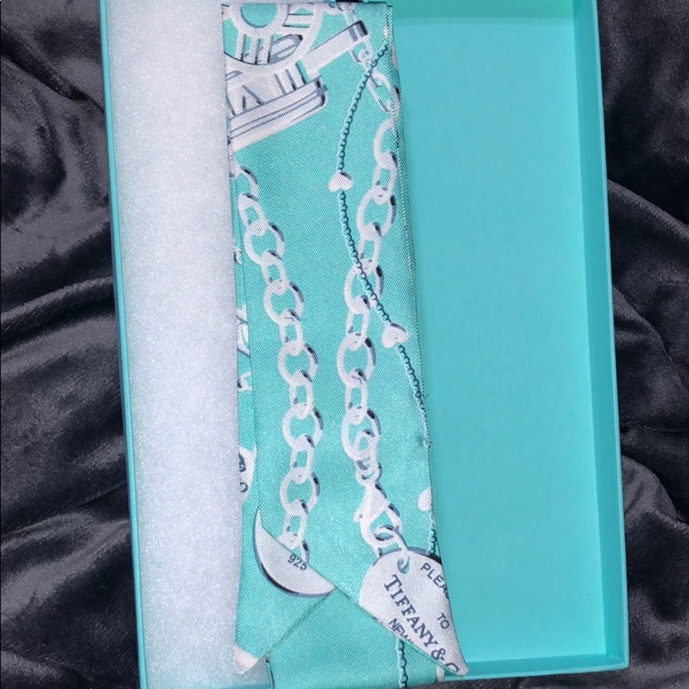 Tiffany scarf twilly